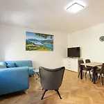 Apartsee Wellness Aparthotel 3*