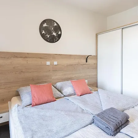 Apartsee Wellness Apart Otel Plzeň