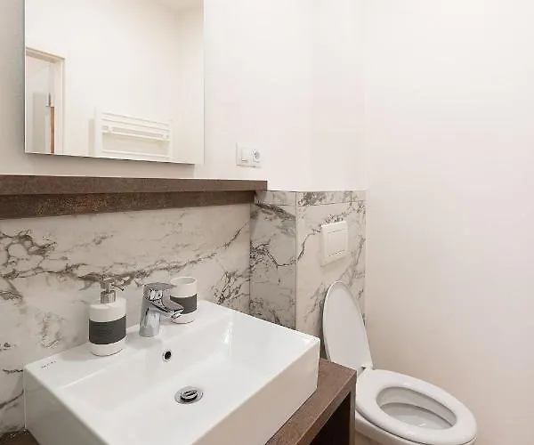 Lägenhetshotell Apartsee Wellness 3*