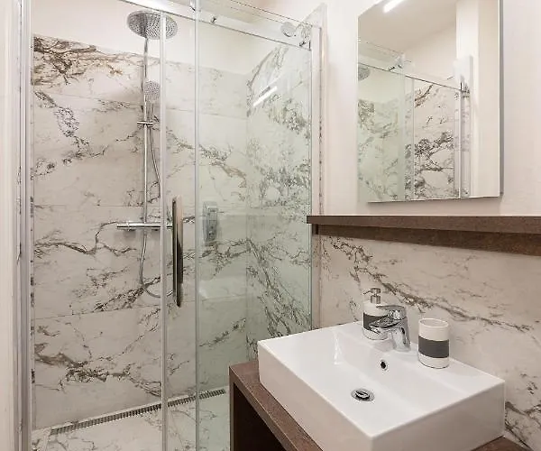 Lägenhetshotell Apartsee Wellness 3*