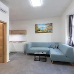 Apartsee Wellness Aparthotel 3*